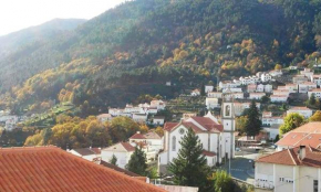 2 bedrooms house with city view balcony and wifi at Manteigas 7 km away from the slopes Manteigas